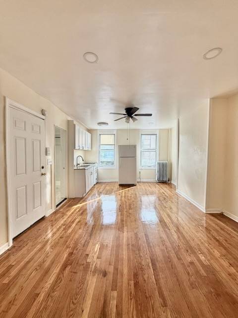 Foto del edificio - 325A Lewis Ave