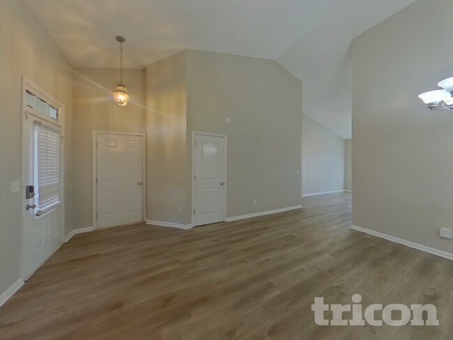 Building Photo - 68 Camden Way