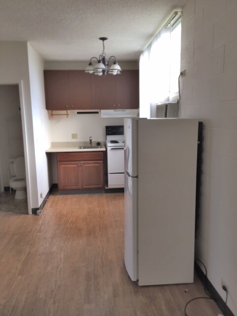 Foto del edificio - Varsity Villa Studio with 1 parking - Avail now!