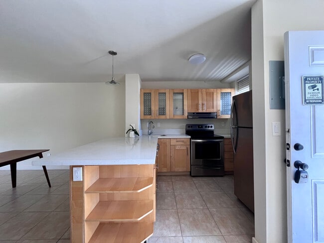 Building Photo - 1615 West Ave