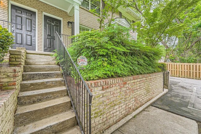 Building Photo - 2232 Dunseath Ave NW