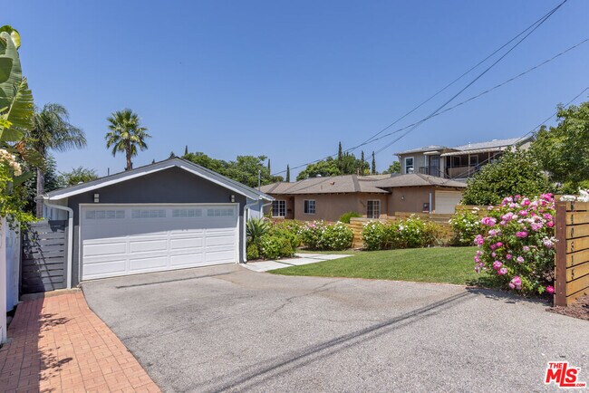 Building Photo - 10315 Fairgrove Ave