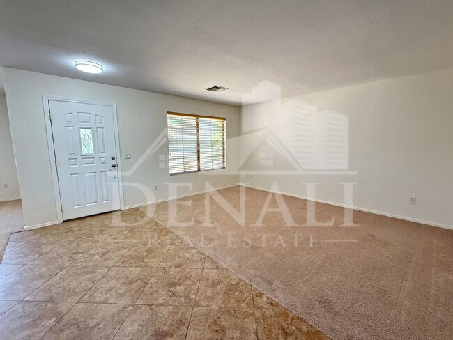 Foto del edificio - 3771 E Betsy Ln