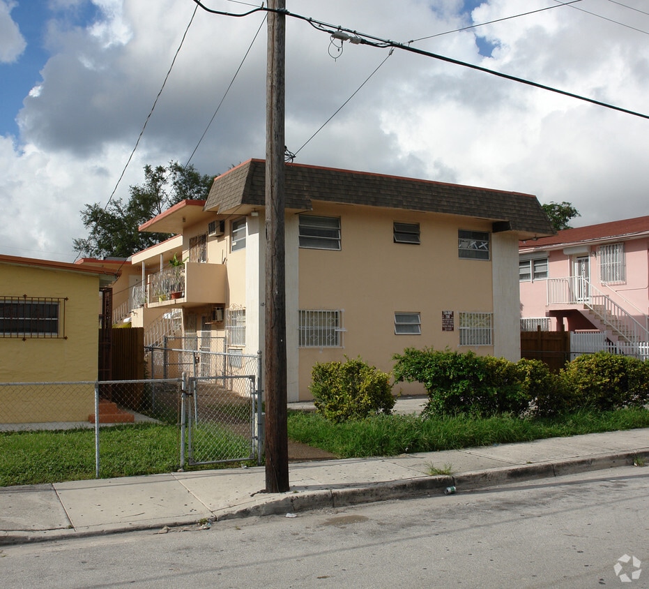 Building Photo - 1840 SW 3rd St