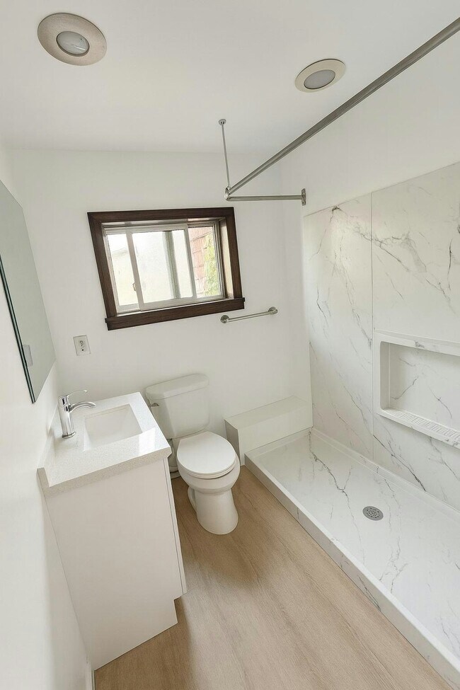 Foto del edificio - 5311 Wickliff St