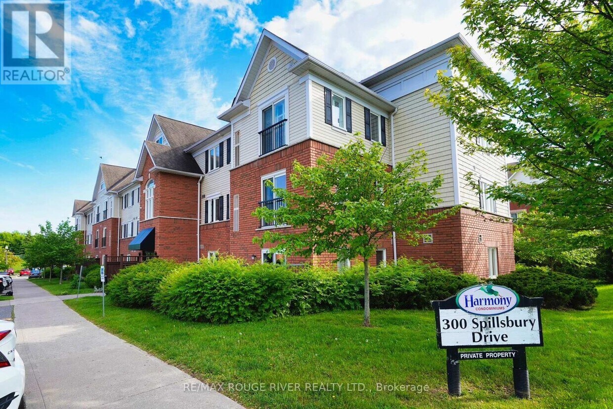 Photo principale - 300-300 Spillsbury Dr