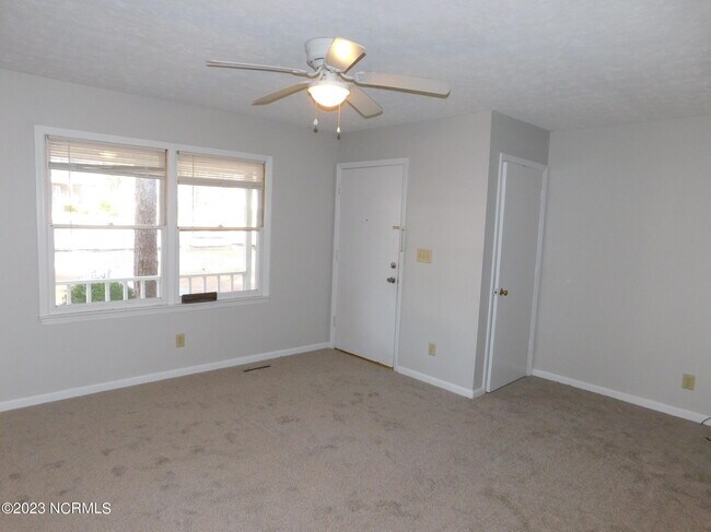 Building Photo - 607 Longleaf Rd