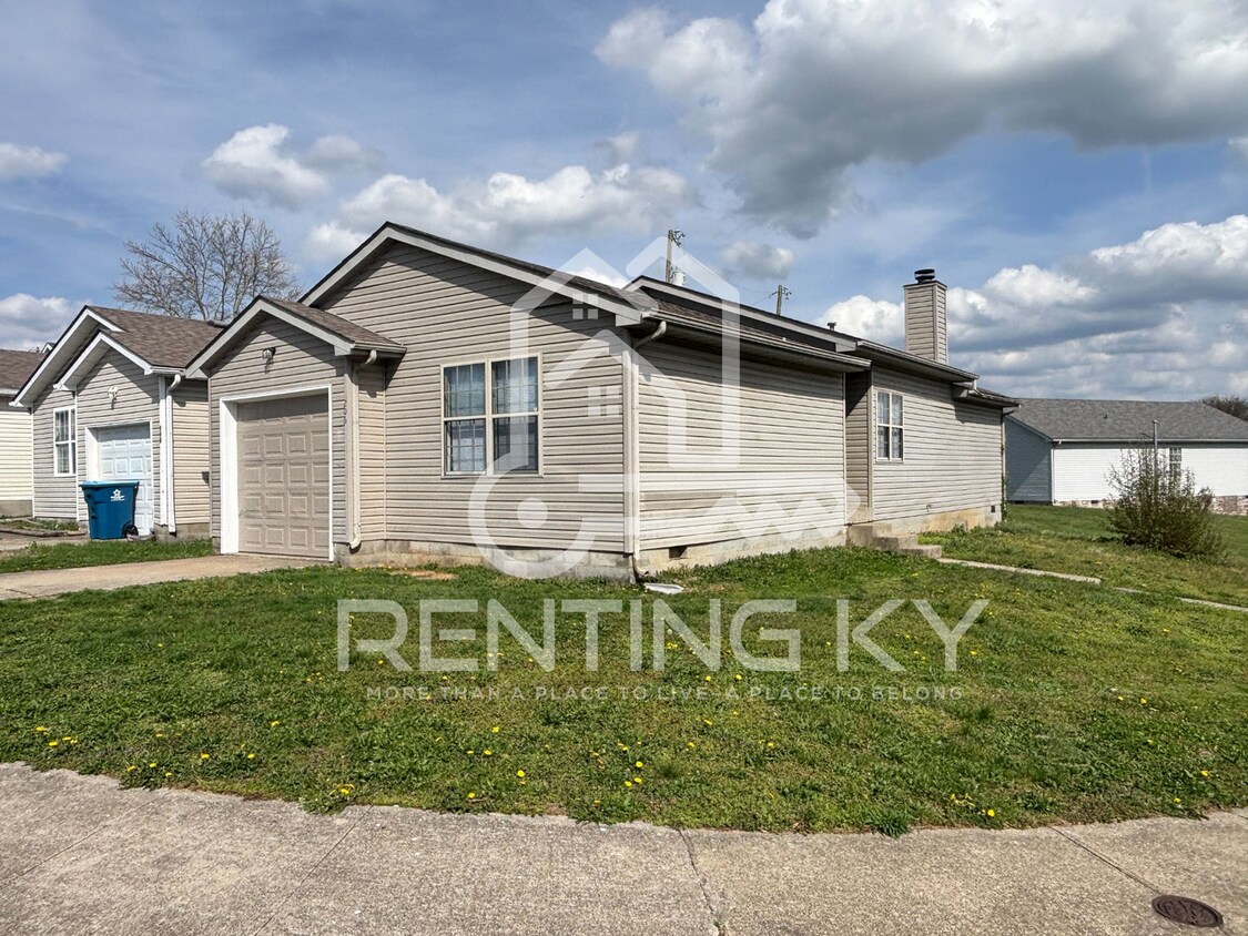 Newly Renovated 3-Bed, 2-Bath Stand-alone House! - Newly Renovated 3-Bed, 2-Bath Stand-alone House!