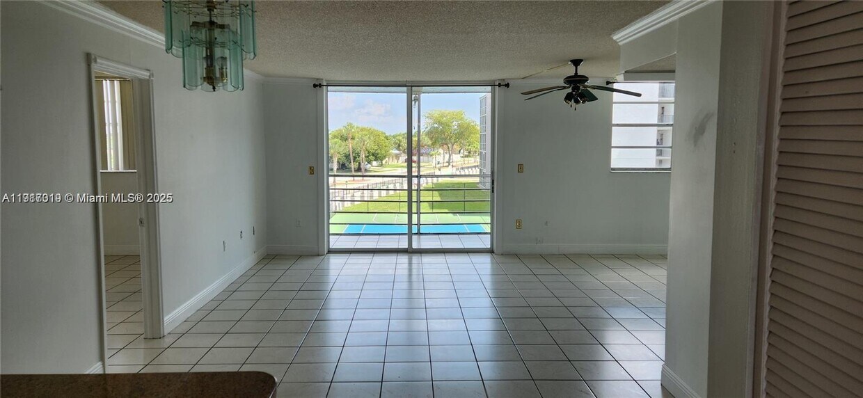 Foto principal - 14195 SW 87th St