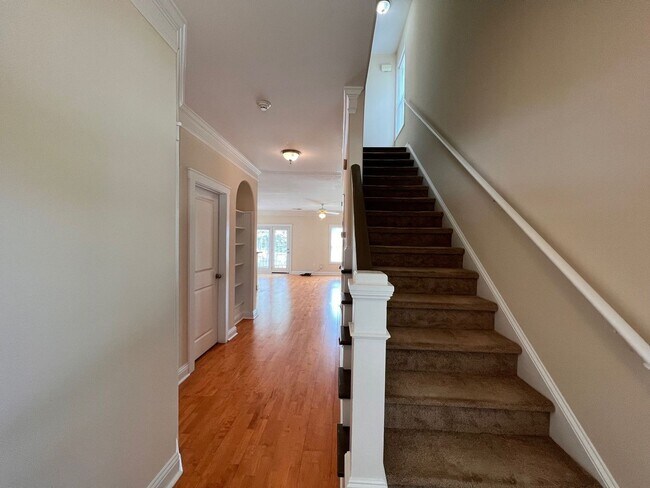 Foto del edificio - 4 Bedroom House in The Retreat  1/2 OFF SE...