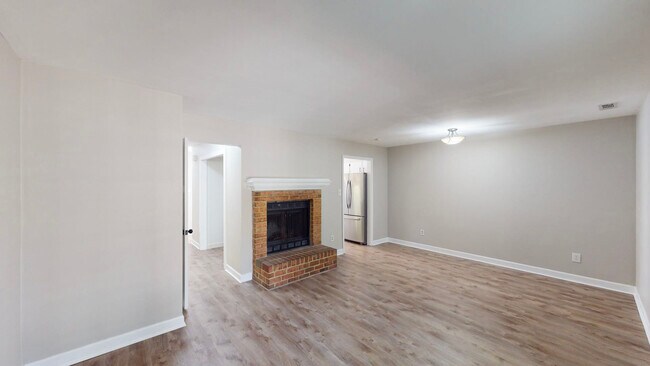 Foto del edificio - 2421 Julie Ct