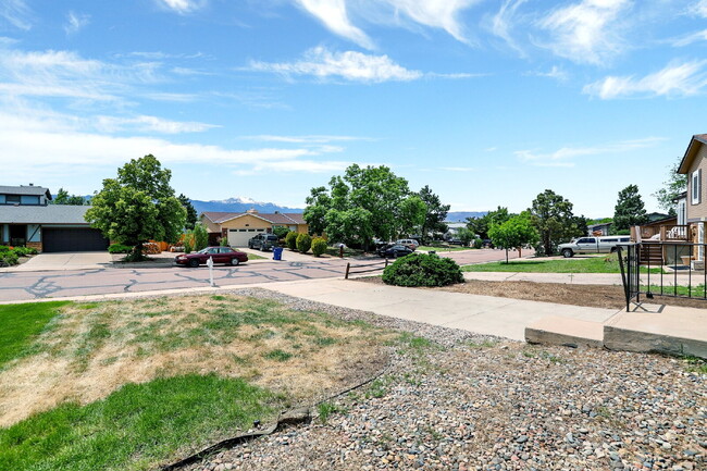 Building Photo - Beautifully Renovated Home with Bonus Base...