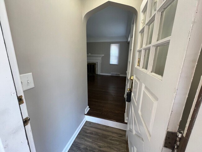 Building Photo - 1809 Bluefield Pl