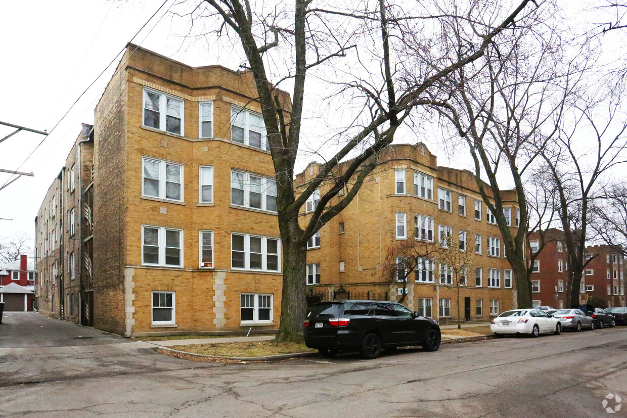 Building Photo - 4431-4447 N Lawndale Ave