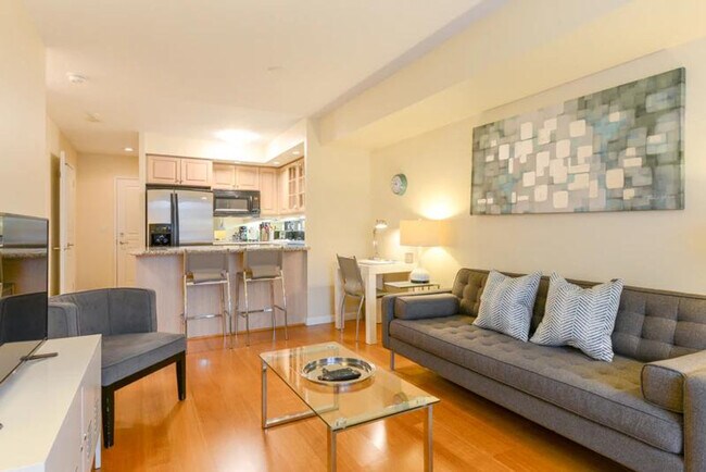 Building Photo - 192 Adelaide St W