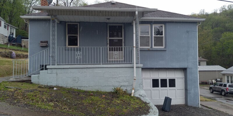 Primary Photo - 1227 Border Ave