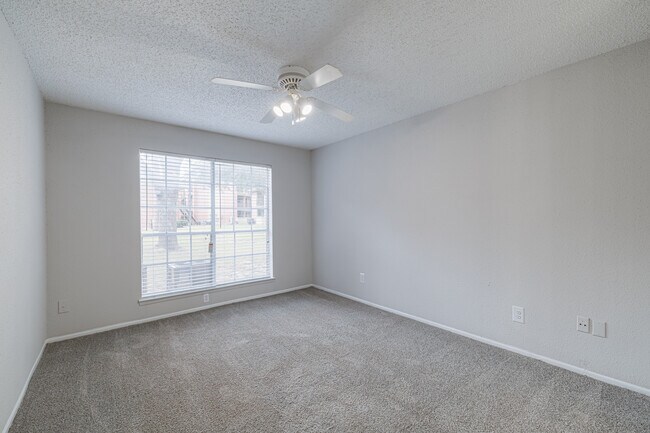 Foto del edificio - Champion Oaks