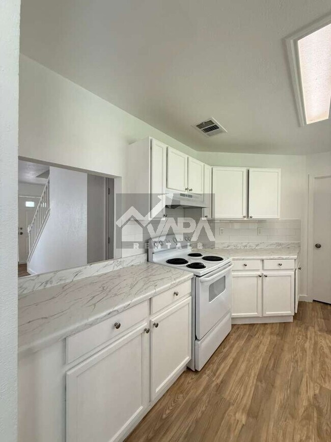 Foto del edificio - 6811 Evercrest Ln