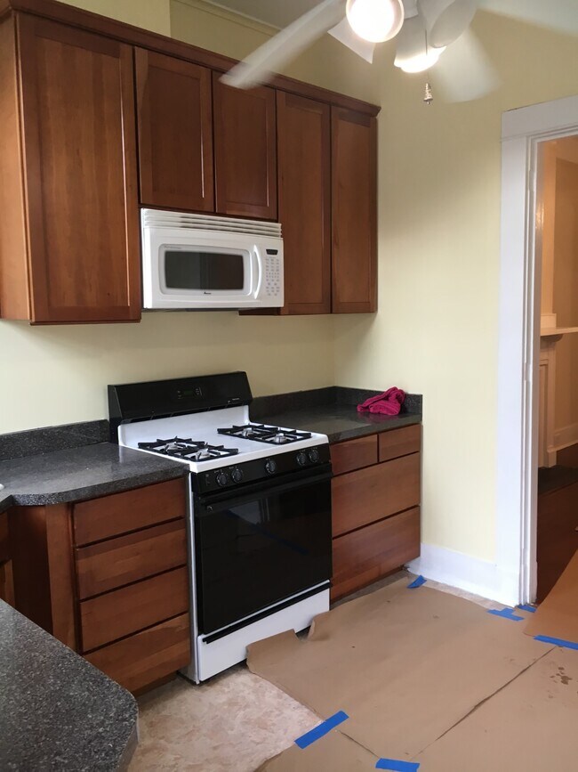Foto del edificio - 8208 Plum St