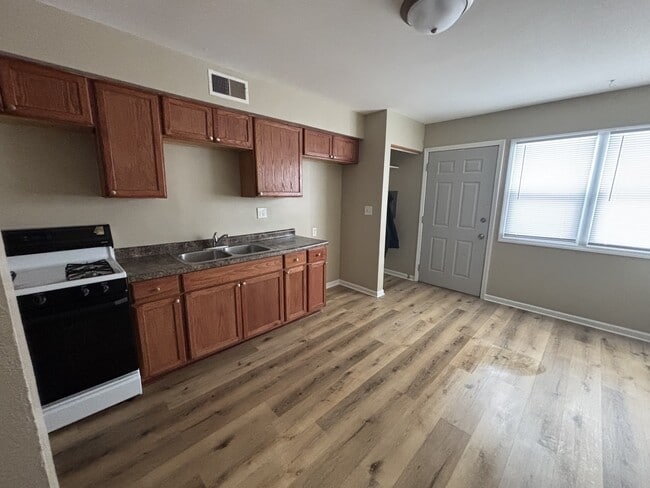 Foto del edificio - 8836 N 95th St