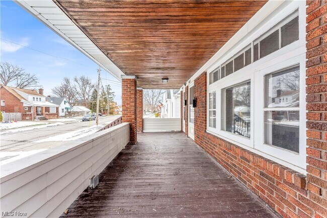 Building Photo - 7607 Deerfield Dr