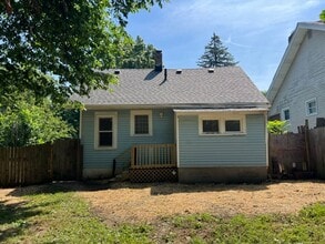Building Photo - 1282 Sawyer Ave
