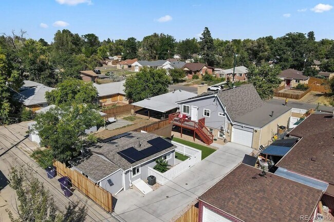 Foto del edificio - 4 Bedroom Single Family Home in Denver