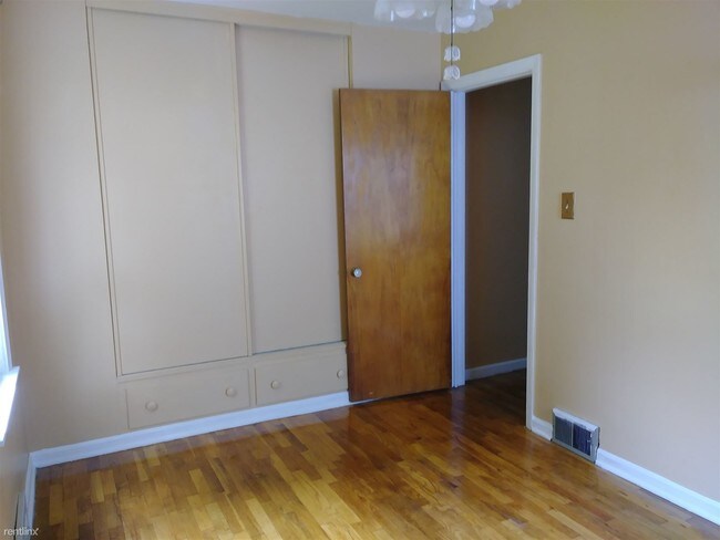 Building Photo - 3 br, 1 bath House - 3209 Pencombe Pl