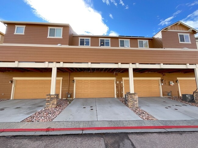 Building Photo - 3 Bedroom Townhome Available Near Dublin B...