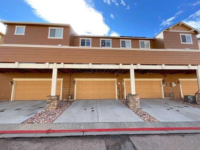 Foto del edificio - 3 Bedroom Townhome Available Near Dublin B...
