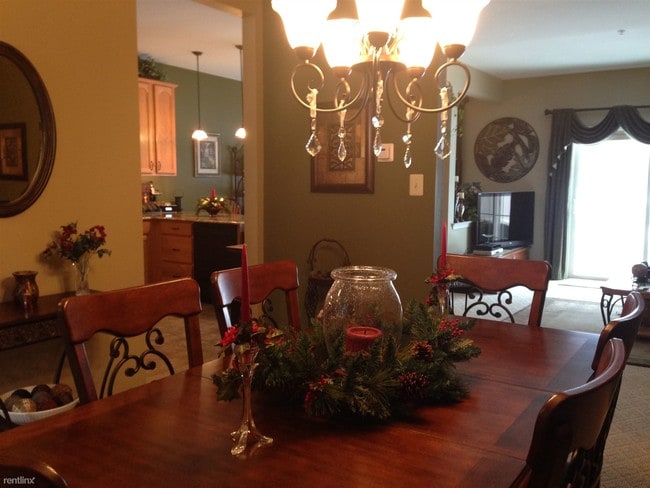 Building Photo - 3 br, 2.5 bath Townhome - 15 Emily Ct Town...