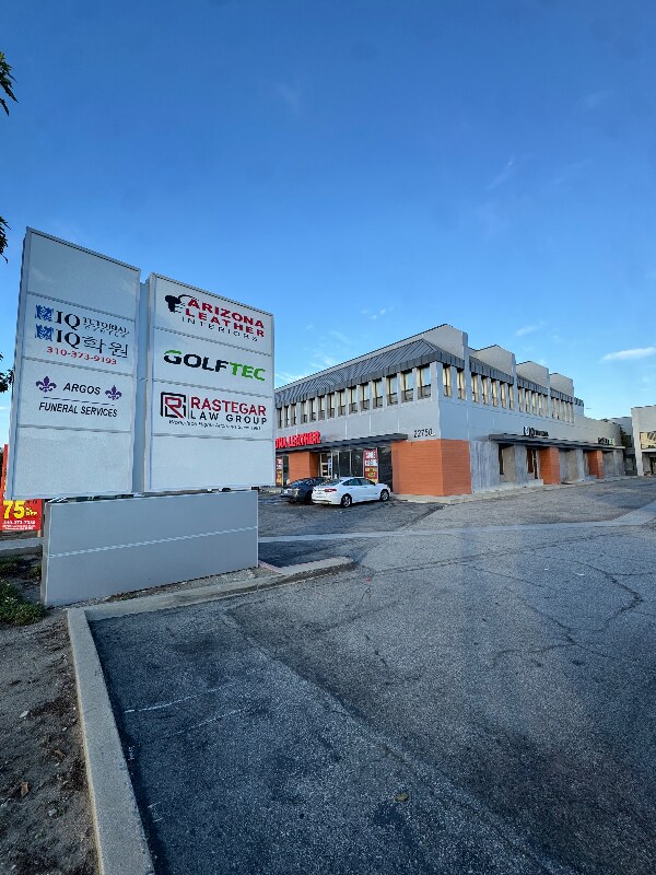 Foto del edificio - 22750 Hawthorne Blvd