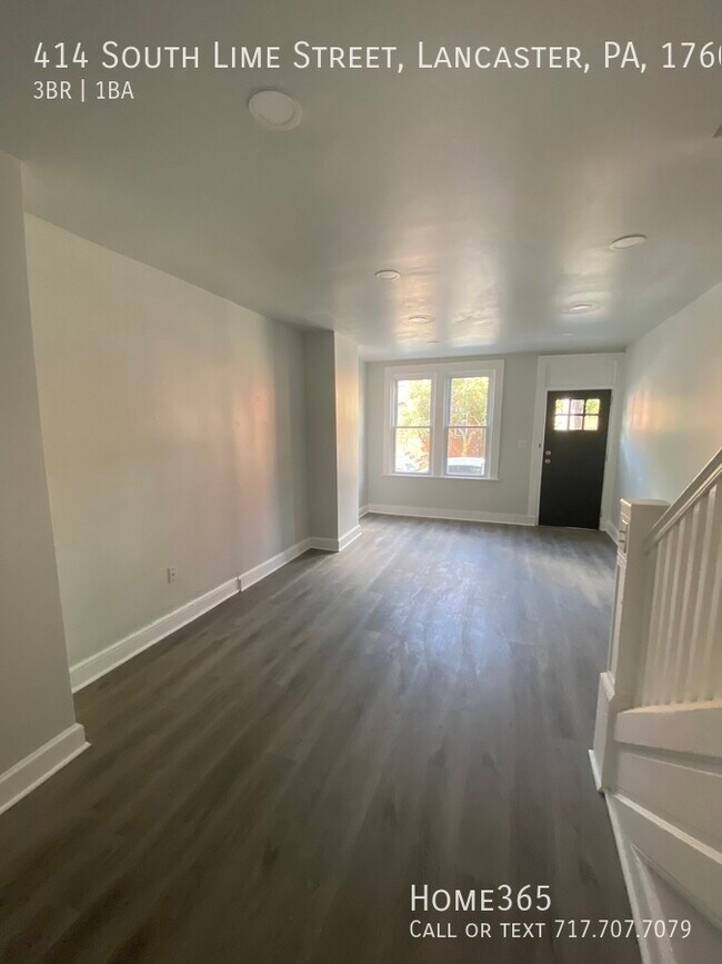 Building Photo - Renovated 3 Bedroom, 2 Bath Townhouse Clos...