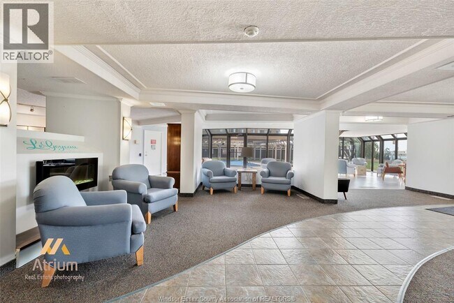 Building Photo - 111 Riverside Dr E