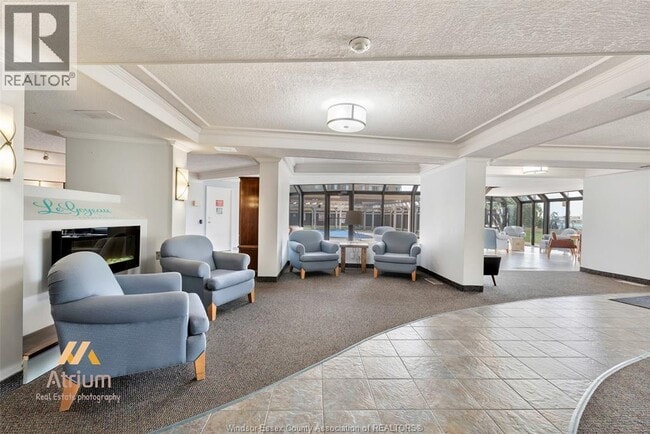 Building Photo - 111 Riverside Dr E
