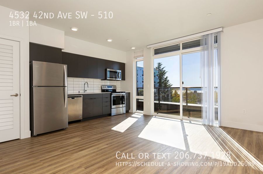 Foto principal - 4532 42nd Ave SW