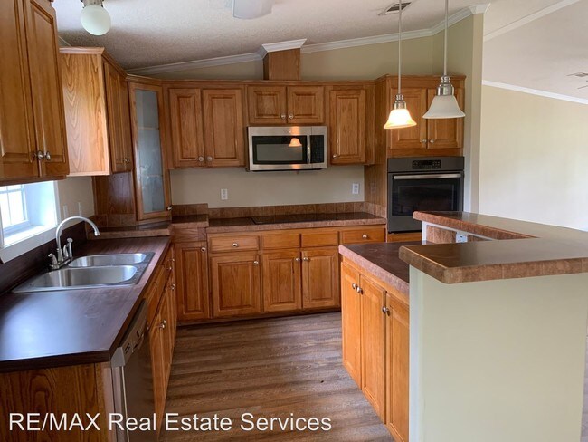 Building Photo - 4 br, 3 bath House - 5445 Chuck A