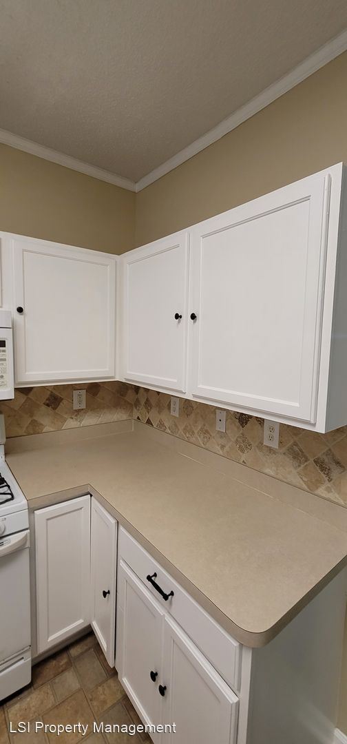 Building Photo - 4 br, 2.5 bath House - 2190 Beckenham Pl