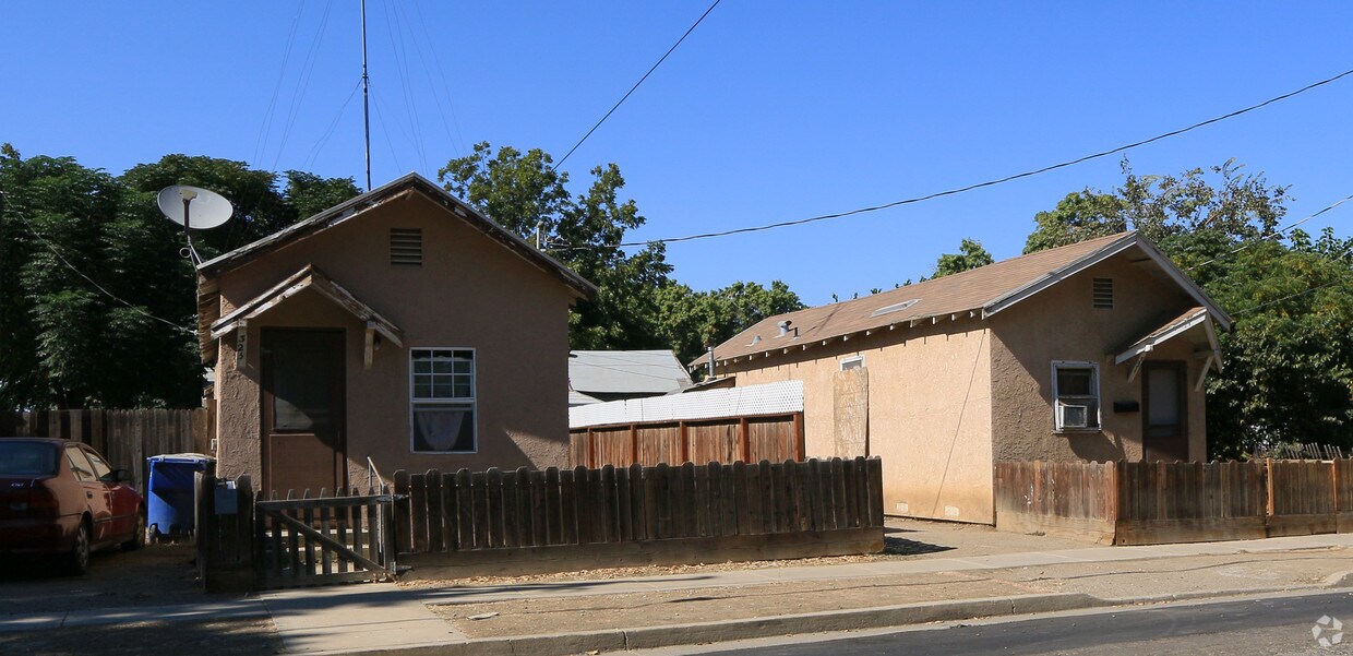 Primary Photo - 321-323 C St
