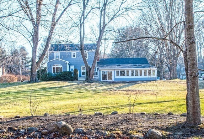 Foto del edificio - 25 Snake Brook Rd