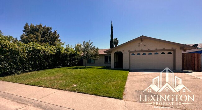 Building Photo - Elegant, 4BD/2BA Home available in North H...