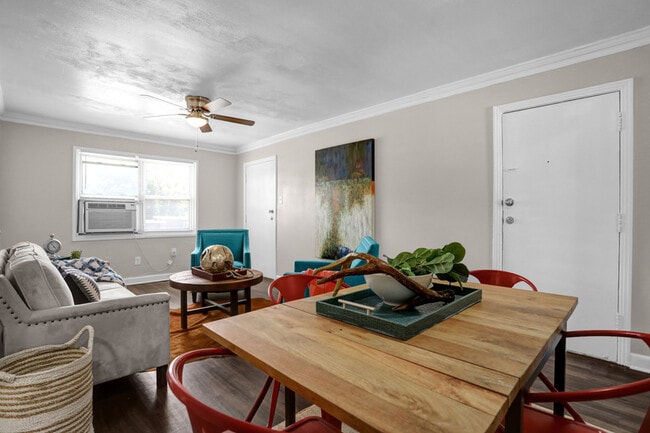 Building Photo - 1488 Wanda St