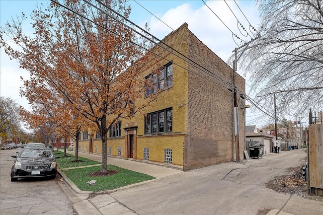 Foto del edificio - 6241 S Spaulding Ave