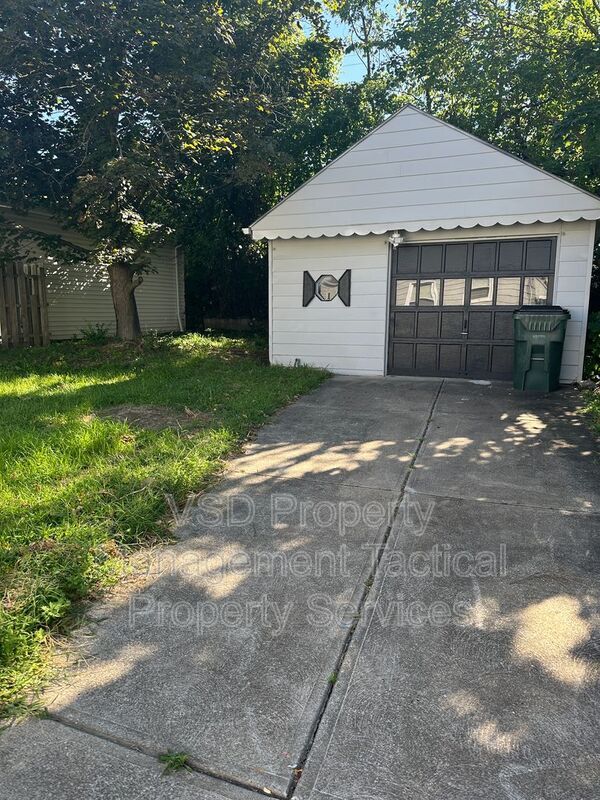 Building Photo - 4733 E 88th St
