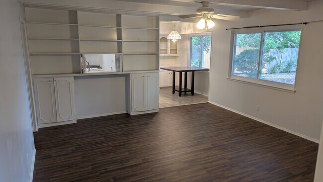 Foto del edificio - 3215 Quakertown Dr