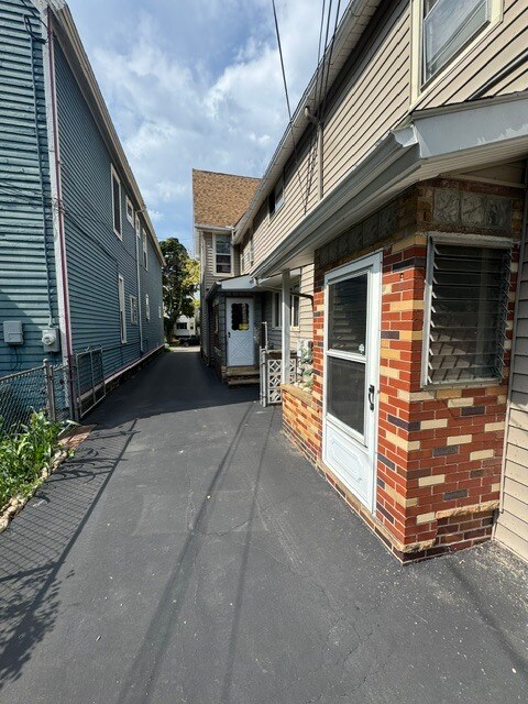 Apartamento trasero - 109 Plymouth Ave