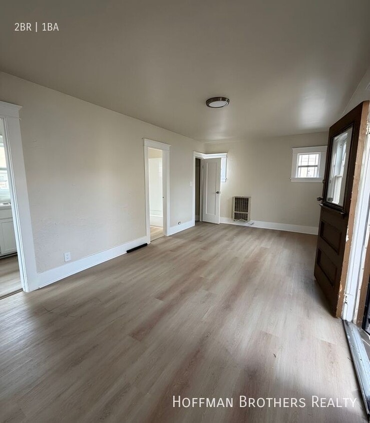 Photo - 4910 Hubbard Street-1/2
