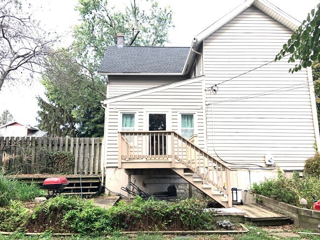 atrás - 401 S Washington St