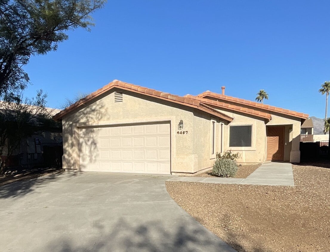 9457 E Lilly Bay Loop, Tucson, AZ 85710 House Rental in Tucson, AZ