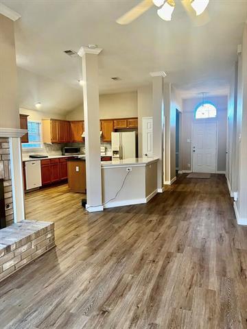 Building Photo - 1410 Spring View Dr